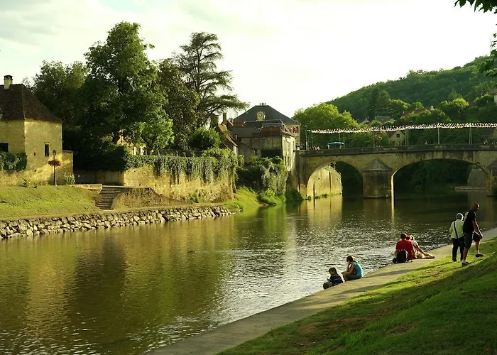 Le Coustal Hébergement de vacances *